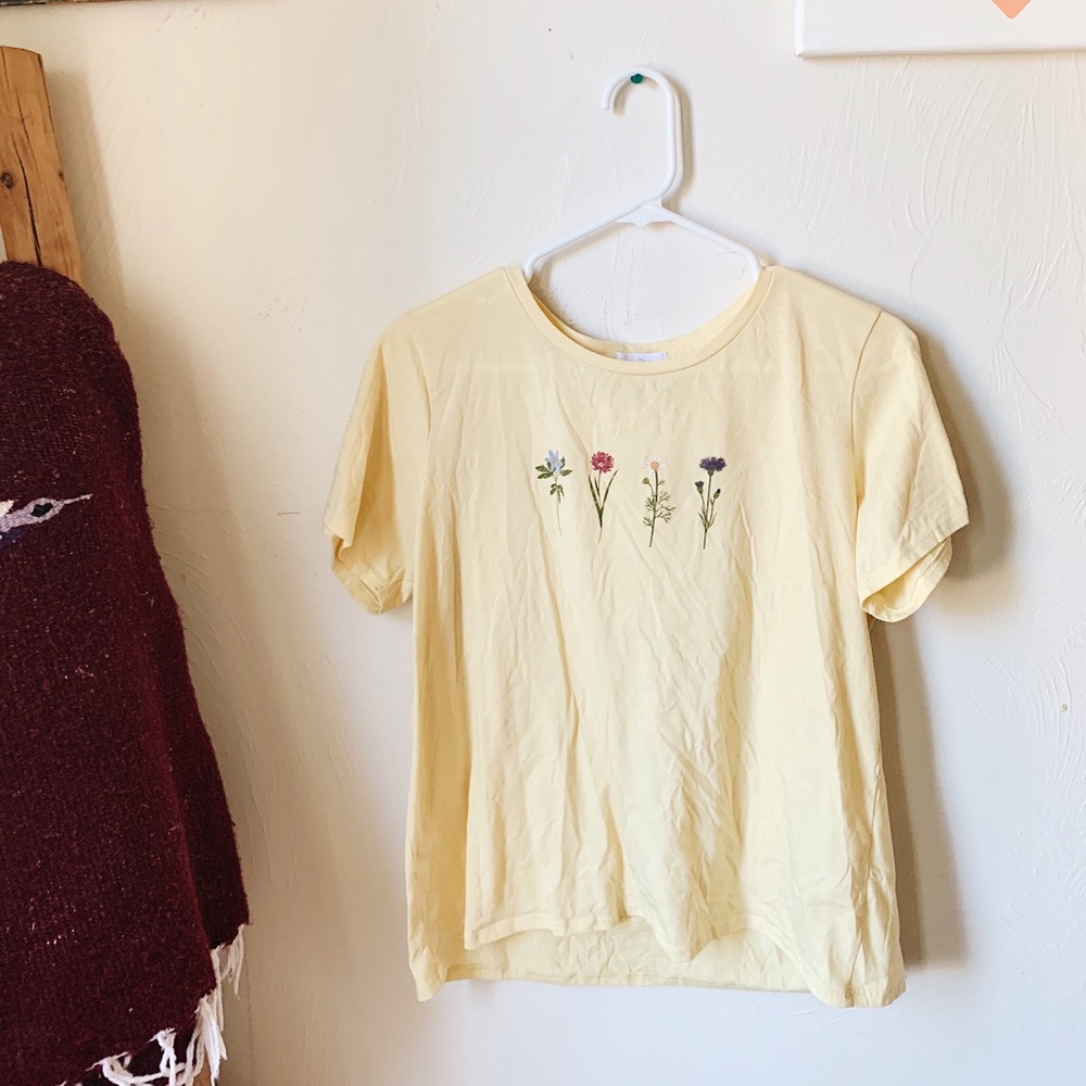 Minimalistic Floral Tee.